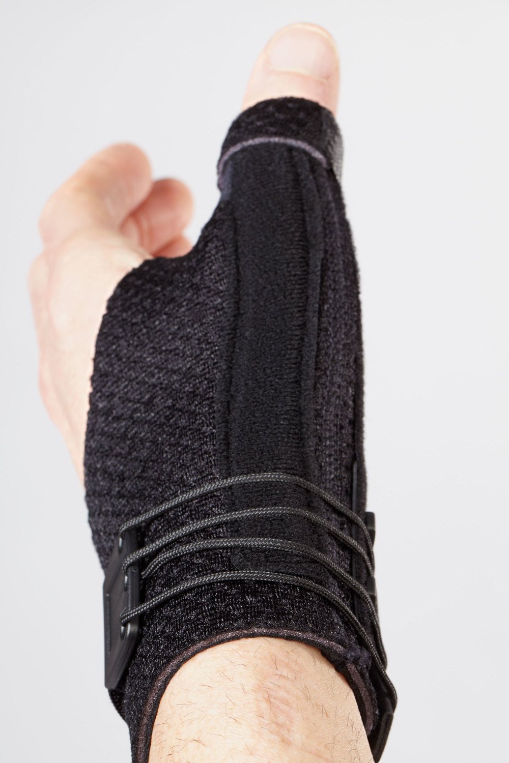 Futuro FUT45843 Thumb Splint, Latex Free, Black, s/m - Image 2