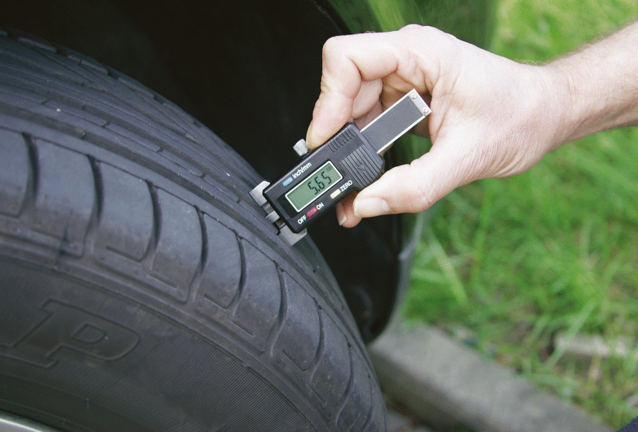 KS Tools 300.0550 Digital Depth Gauge Measurement Tool, 0-25 mm, 125mm - Image 2
