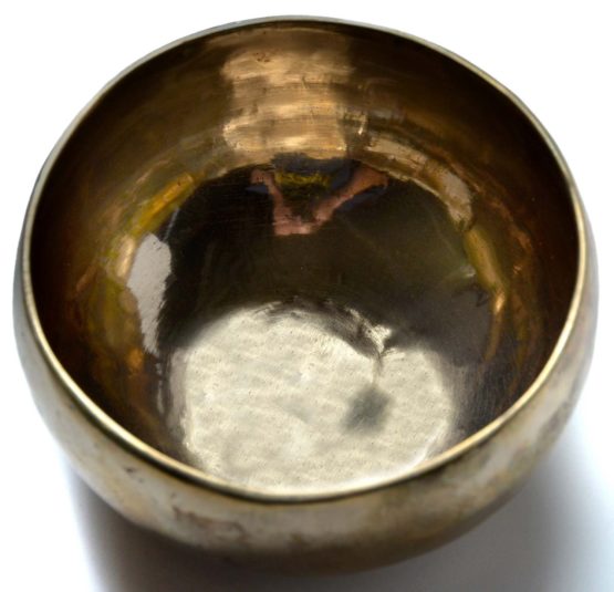 BUDDHAFIGUREN Singing Bowl Handgedengelt 500 g – 550 g with Accessories Set - Image 3