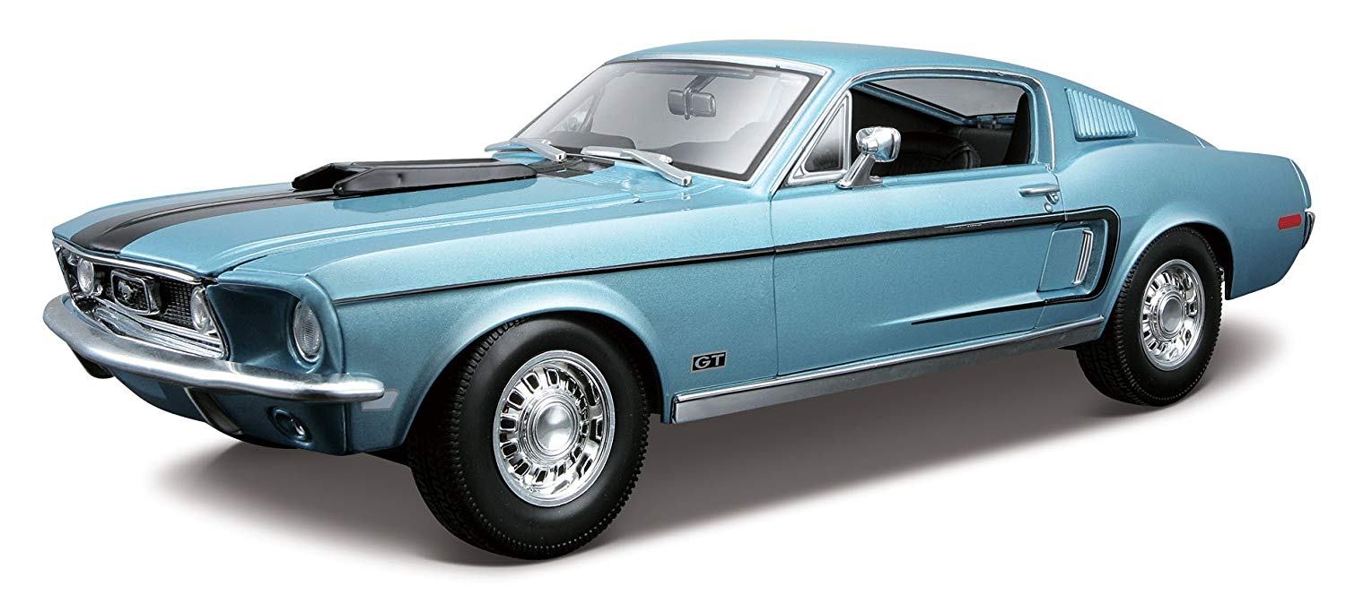 Bauer Spielwaren Maisto Ford Mustang GT Cobra Jet Model Car with Suspension 1:18 Scale Moving Doors and Bonnet Ready Model Steerable 24 cm Light Blue (531167)