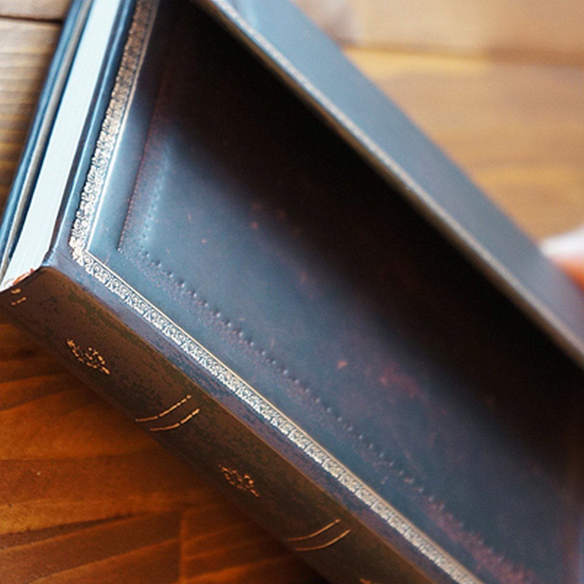 Paperblanks Old Leather Moroccan Ultra Notebook with Lined Pages - Black - Image 4