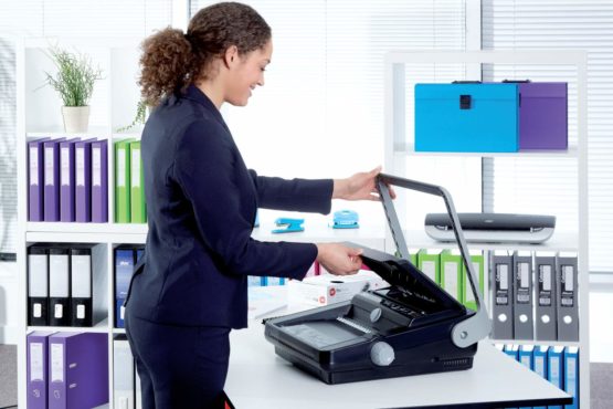 GBC CombBind C340 Binding Machine, 25 Sheet Punch Capacity, 450 Sheet Binding Capacity, A3, A4 and A5, Black, 4400420 - Image 3