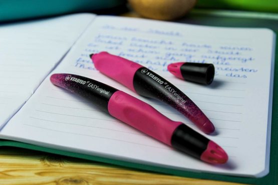 Handwriting Pen - STABILO EASYoriginal Graffiti Left Handed Magenta - Image 4