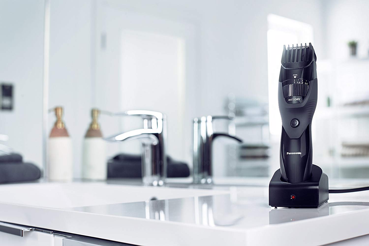 Panasonic ER-GB42 Wet and Dry Electric Beard Trimmer for Men with 20 Cutting Lengths, Standard UK 3 pin Plug, Black, 50 min usage - Image 3