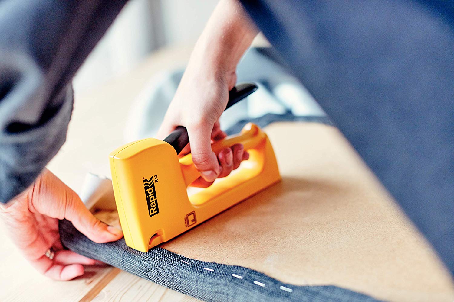 Rapid Light Duty Manual Staple Gun R13 for No. 13 staples - Image 3