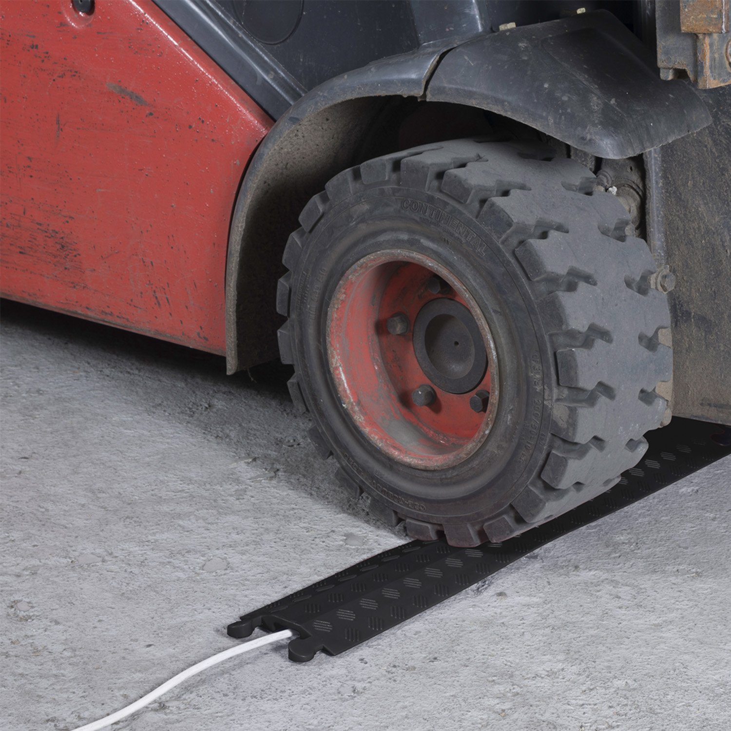 D-Line Drop Over Floor Cable Protector, 11.5T Load Limit, Single Channel Wire Cover, Cable Cavity = 38mm (W) x 12mm (H) - 765mm Length - Image 2