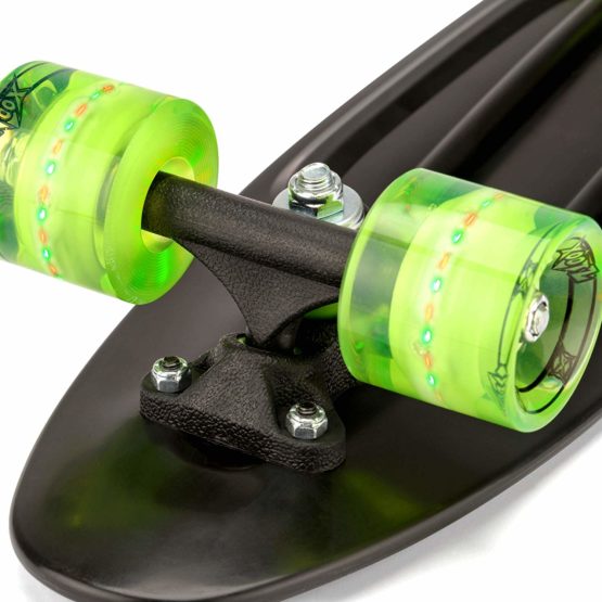 Xootz Kid's Complete Retro Plastic Skateboard with LED Light Up Wheels - Image 3