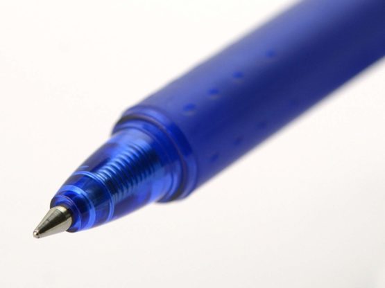 Pilot FLW538561 0.7 mm Frixion Erasable Retractable Rollerball Tip - 3 Blue/2 Black (Pack of 5) - Image 4