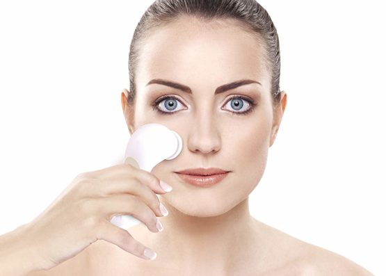 Rio Mini Facial Cleanser & Exfoliating Brush - Image 3