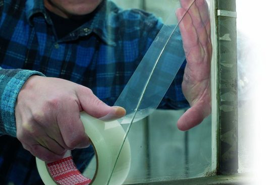 tesa 04668-00004-01 Professional Clear Duct Tape - Waterproof Outdoor Clear Repair Tape, 33 m x 50 mm - Image 3