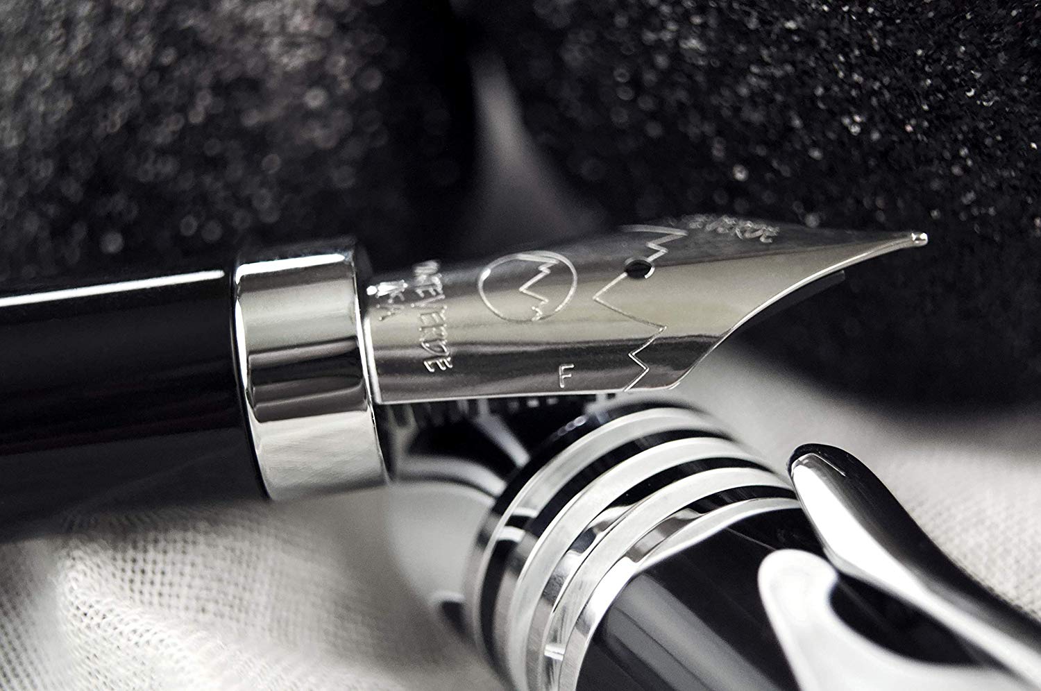 Monteverde MV41653 Medium Mountain Everest Fountain Pen, Mount Everest - Image 4