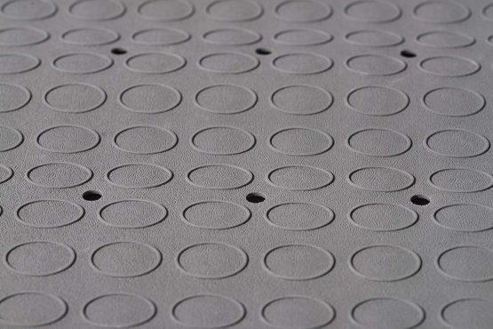 Croydex AG220531H Anti-Bacterial Raised Oval Rubber Bath Mat, Grey with Hygiene 'N' Clean - Image 4