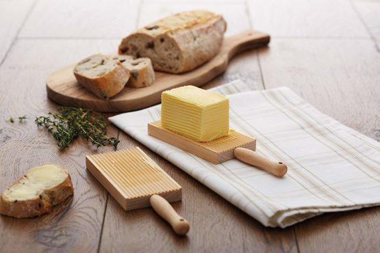 KitchenCraft Home Made Wooden Butter Paddles/Gnocchi Boards, 20 x 6.5 cm (Set of 2), wood, Brown - Image 3