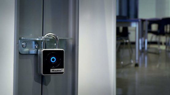 MASTER LOCK Bluetooth Smart Padlock [Indoor] [Bluetooth Access or Directionnal Code] 4400EURD - Best Used for Cabinets, Indoor Storage Lockers, School Lockers and More - Image 2