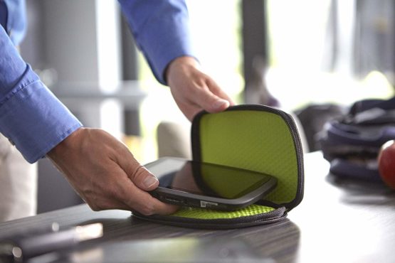 TomTom Sat Nav Protective Classic Carry Case for TomTom 6'' Sat Navs (e.g. TomTom Start, Via, GO, Trucker, Rider, GO Basic, GO Essential, GO Premium, GO Professional) - Image 3