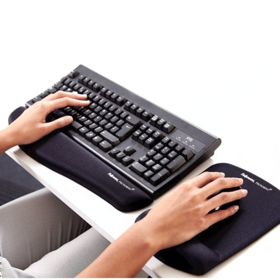 Fellowes PlushTouch Keyboard Wrist Rest with Microban Protection - Ergonomic Wrist Support with Non Slip Rubber Base for Computer Laptop and Home Office - Black - Image 4