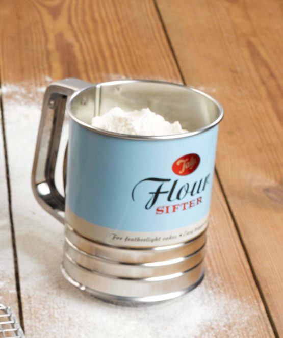 Tala 1960's Design Traditional Flour Sifter - Image 2