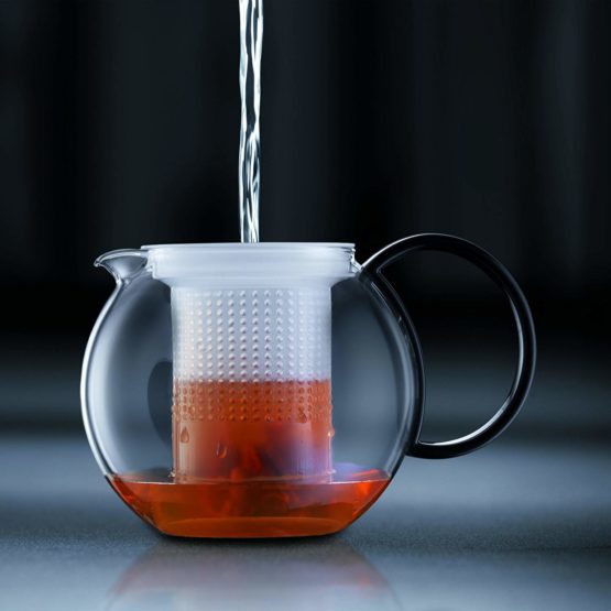 Bodum Assam Set Tea Press, Borosilicate Glass, 1.0 L/34 oz with 2 Glasses of 0.35 L/12 oz - Image 3
