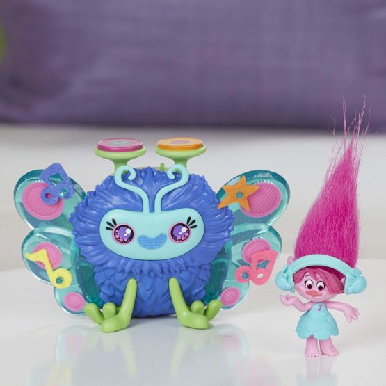 Hasbro B9885100 Trolls Bug DJ Console with Poppy Figure Play Set - Image 3