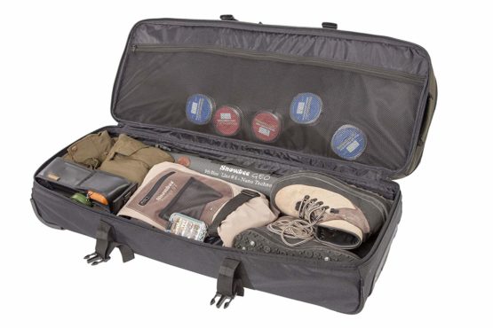 Snowbee XS Deluxe Travel Rolling Bag with Pull Out Handle & Two Way Zip Closure - Green/Black, One Size - Image 4