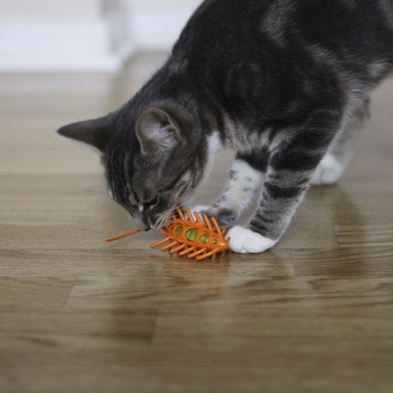 L'Chic Moto Mouse Cat Toy, Orange - Image 3