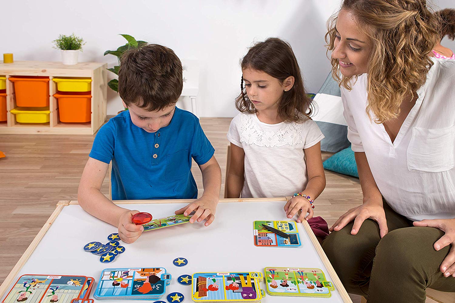 MINILAND Emotions Detective, a detective game to talk about everyday conflicts and build empathy 45402, Multi-color, Small or Compact - Image 2