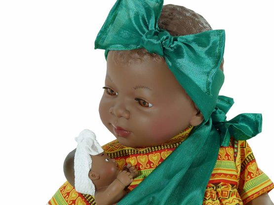 Nines Artesanals d'Onil Ref.1265 Maha is an Ethnic Doll Characteristic and Colorful Dress. in Addition, on her Head she Wears a Very Striking Bow. She Comes with a Small Baby, Mix - Image 3