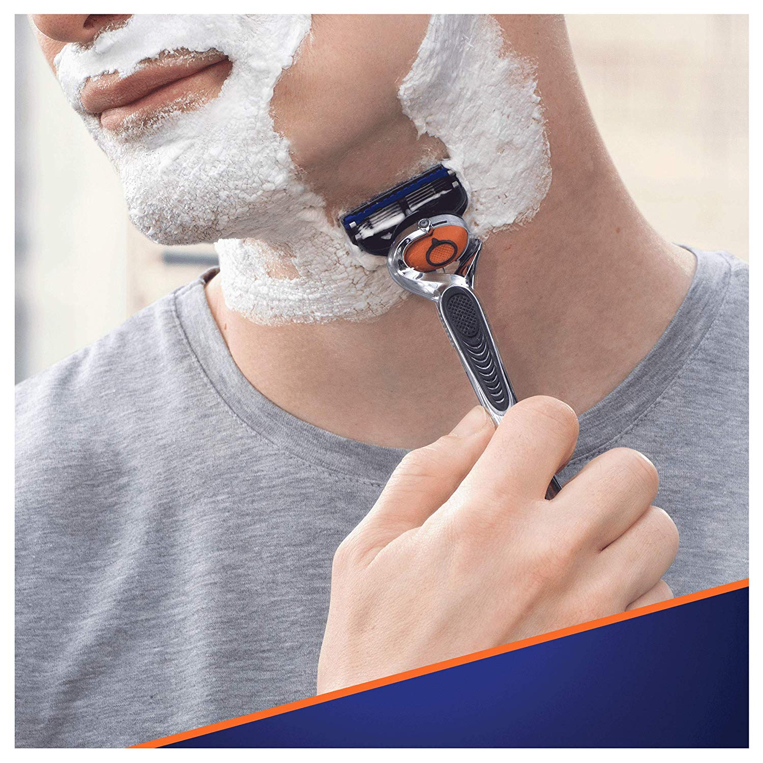 Gillette Fusion 5 Razor Blades with Trimmer for Precision and Glide Coating 4 Replacement Blades, 4 count (Pack of 1) - Image 4