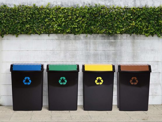 TATAY Recycling Bin, 50L Capacity, Swing Lid, Polypropylene, BPA Free, Solar Protection, Green . Dimensions 40,5 x 33,5 x 57,5 cm - Image 3