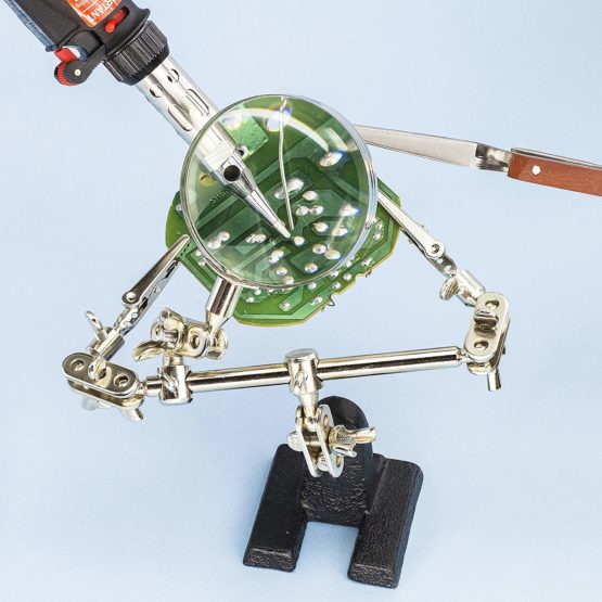 Helping Hands with Glass Magnifier - Image 3
