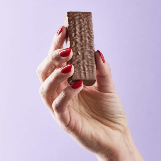SlimFast Snack Bar, Low Calorie Snack, Choc Caramel Flavour, 30 x 26 g Multipack - Image 3