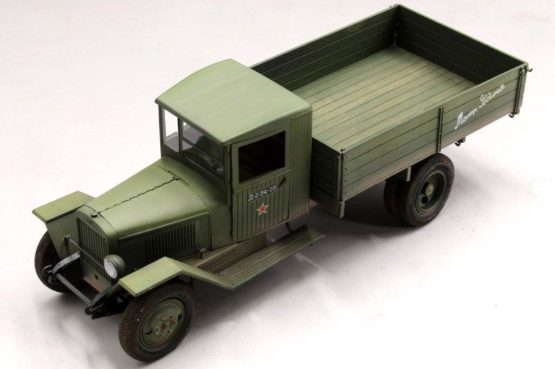 Hobbyboss 83886 1:35 Scale Russian ZIS-5B Truck Plastic Model Kit - Image 3