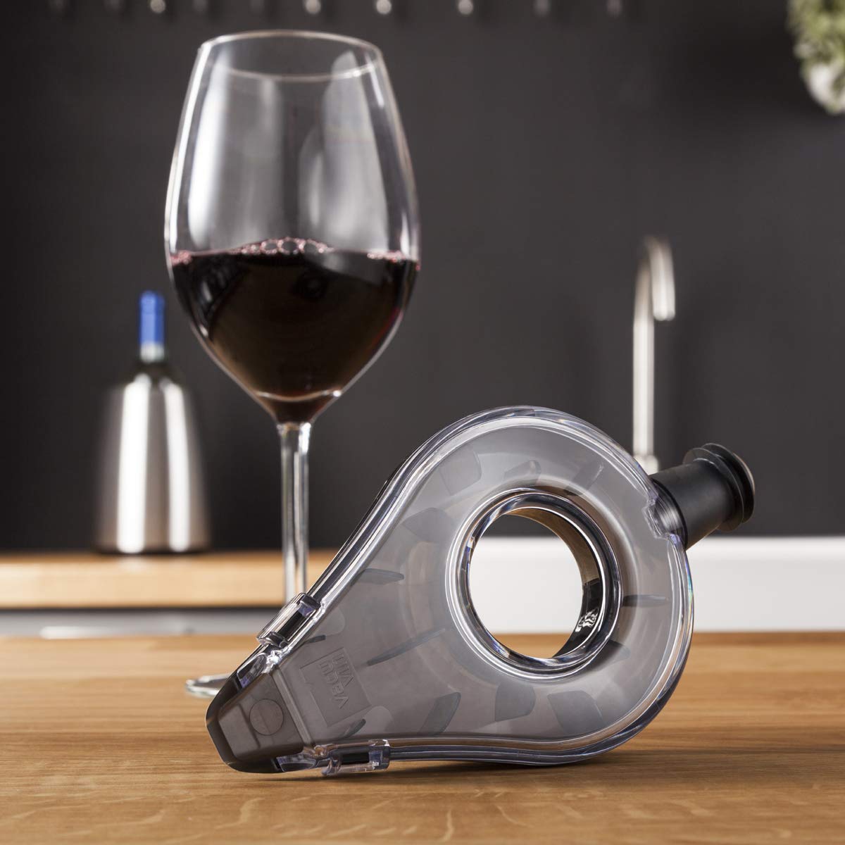 Vacu Vin Wine Aerator, Instant Wine Pourer and Aerating Spout, Enhances Flavor & Aroma While Pouring, Fits Most Bottles