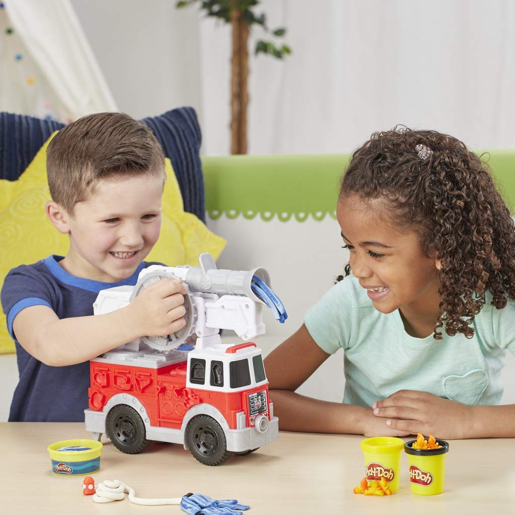 Play-Doh Wheels Fire Truck Toy with 5 Non-Toxic Colours Including Play-Doh Water Compound, Multicolor - Image 4