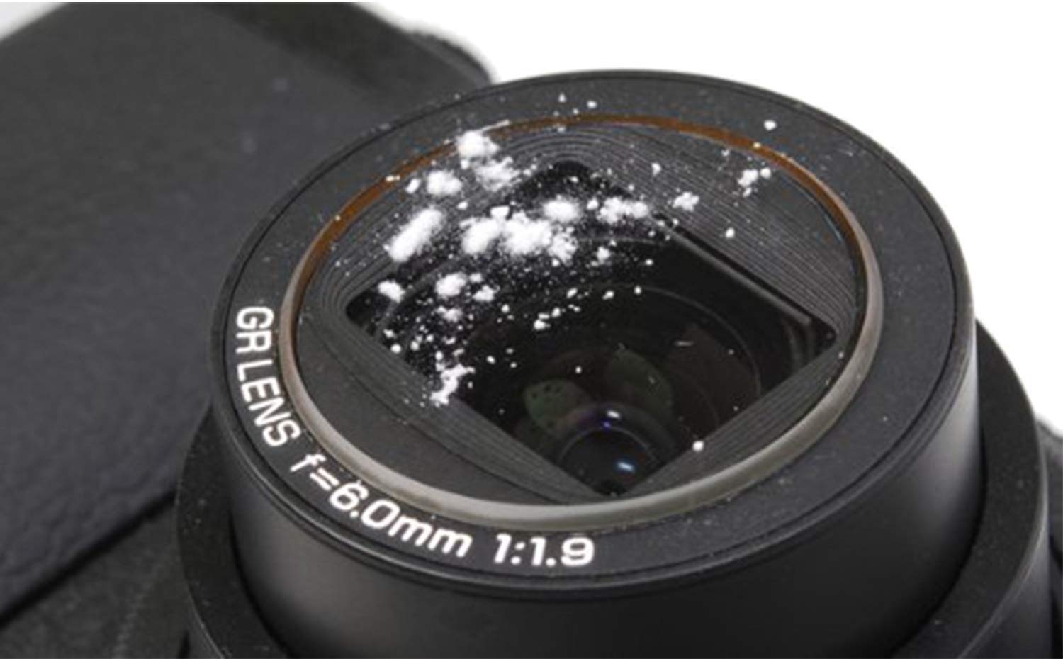 MegaGear MG1520 Ultraviolet (UV) Camera Lens Filter and Protector for Sony Cyber-shot DSC-RX100 VI, Transparent - Image 2