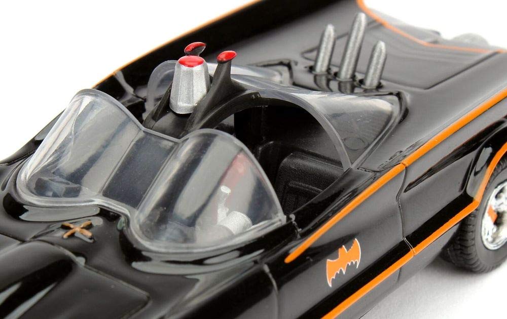 Jada 1:32 1966 Batmobile - JA98225 - Image 4