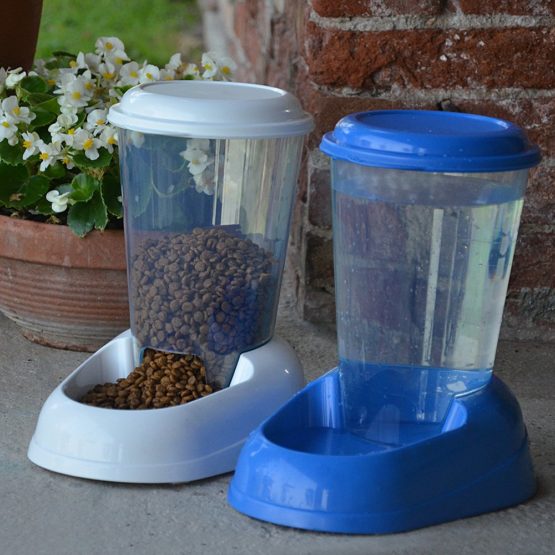 Ferplast Water Dispenser for Dogs and Cats NADIR Drinker 3 Litres for Small and Medium Sized Dogs, Transparent Tank With Lid, Sturdy Plastic, Non-Slip Bottom, 29,2 x 20,2 x h 28,8 cm White - Image 3