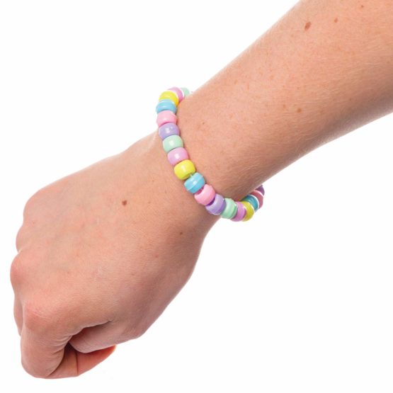 Baker Ross AW114 Pastel Beads Value Pack (Pack of 600) Perfect For Kids Jewellery, Keychain and Bag Dangler Making - Image 2
