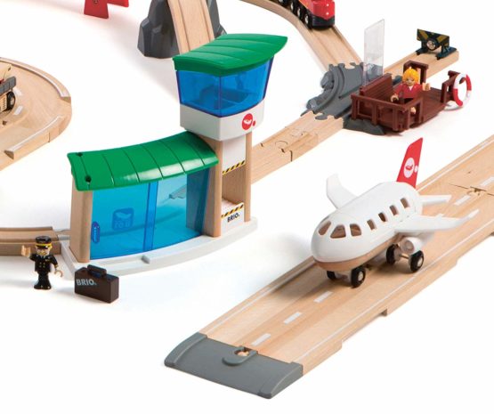 BRIO World Railway Deluxe Train Set for Kids Age 3 Years Up - Compatible with all BRIO Railway Sets & Accessories - Image 2