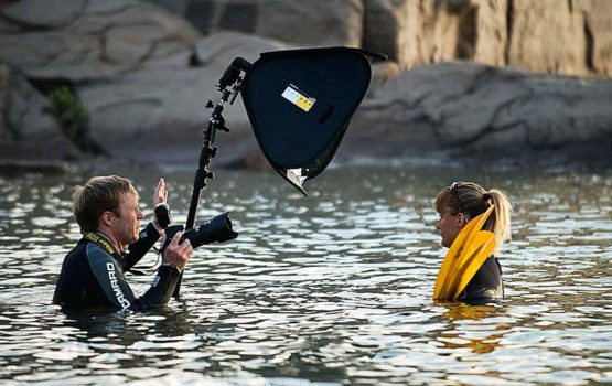 Manfrotto 76x76cm Ezybox Hotshoe Softbox with Bracket - Image 2