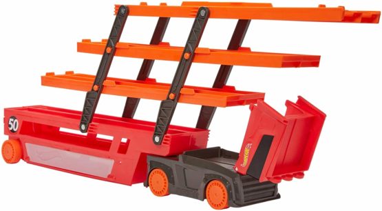 Hot Wheels GHR48 Mega Hauler with Storage for up to 50 1:64 scale cars ages 3 and older - Image 2