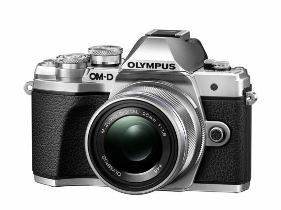 Olympus Mo Digital 25 mm F1.8 Lens, Fast Fixed Focal Length, Suitable for All MFT Cameras (Olympus OM-D & PEN Models, Panasonic G-Series), Silver - Image 3