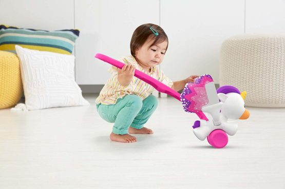 Fisher-Price GJD74 Dream Land Push Unicorn, Multicolour - Image 2