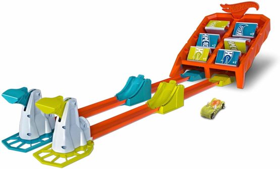 Hot Wheels GBF89 Action Play Set for 1 or 2 Players Multiple Ways to Score