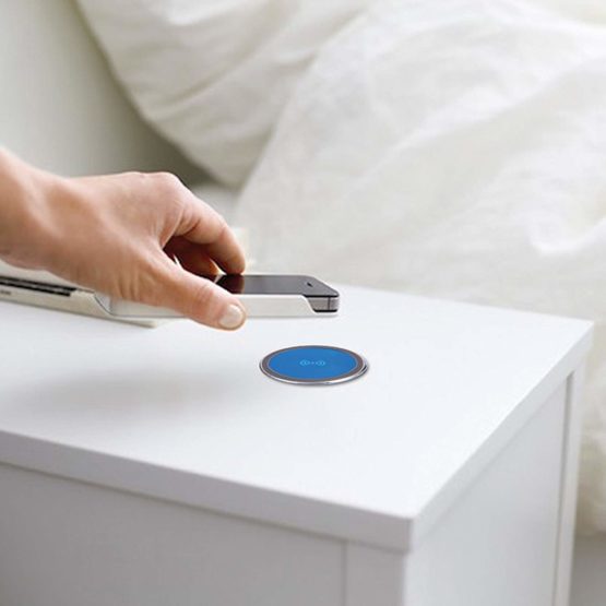 Karma Qi 84 Induction Charger, Silver and Blue - Image 2