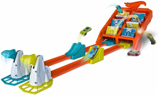 Hot Wheels GBF89 Action Play Set for 1 or 2 Players Multiple Ways to Score - Image 3