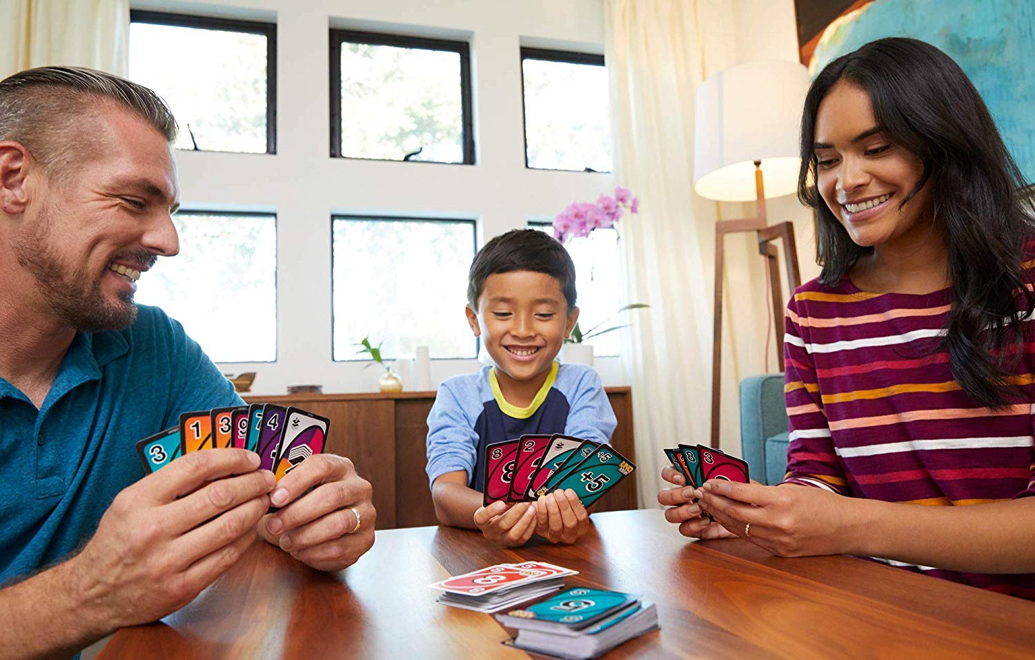 Mattel Games UNO FLIP! Family Card Game for Adults Teens & Kids, Double-sided Deck with Special Flip Card, 112 Cards - Image 3