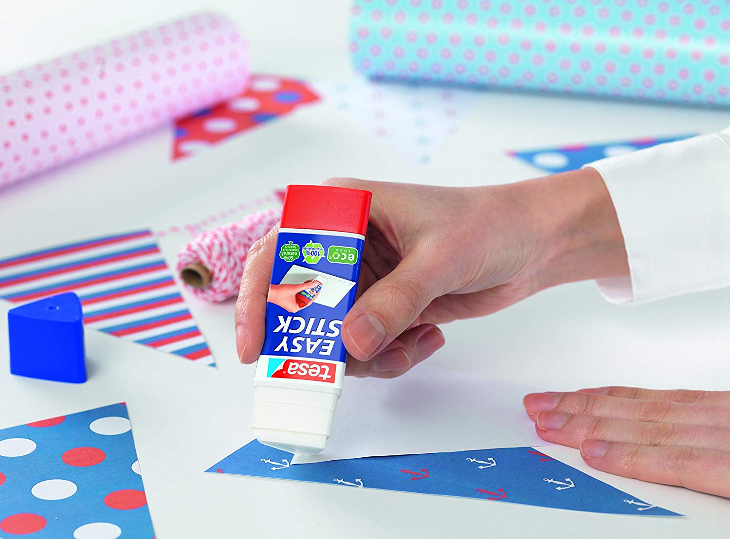 tesa Easy Stick - Odourless Craft Triangular Glue Stick for Paper and Cardboard - Solvent-Free and Environmentally Friendly - 3 x 25 g - Image 3