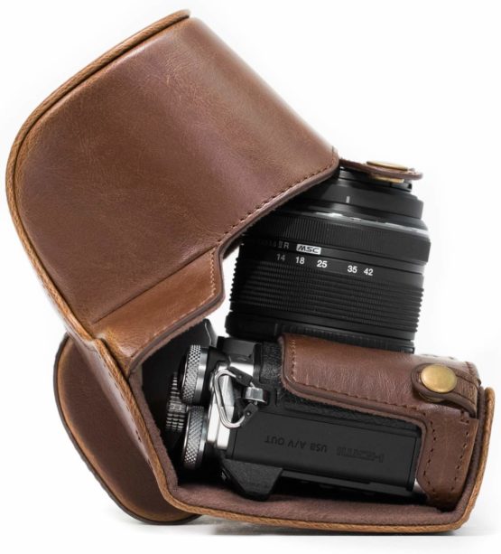 MegaGear Ever Ready Leather Camera Case compatible with Olympus OM-D E-M10 Mark II, E-M10 (14-42mm) - Image 3