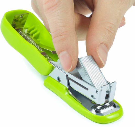 Rapesco 26/6 mm Bug Mini Stapler with 1000 Staples - Green - Image 3